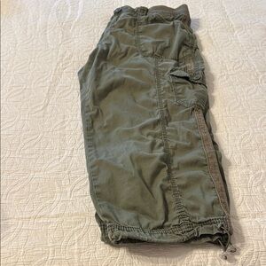 Style & Co Women’s green cargo capris